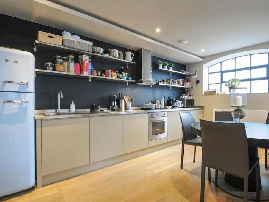 Manhattan Style Apartment In Fulham Londra Dış mekan fotoğraf